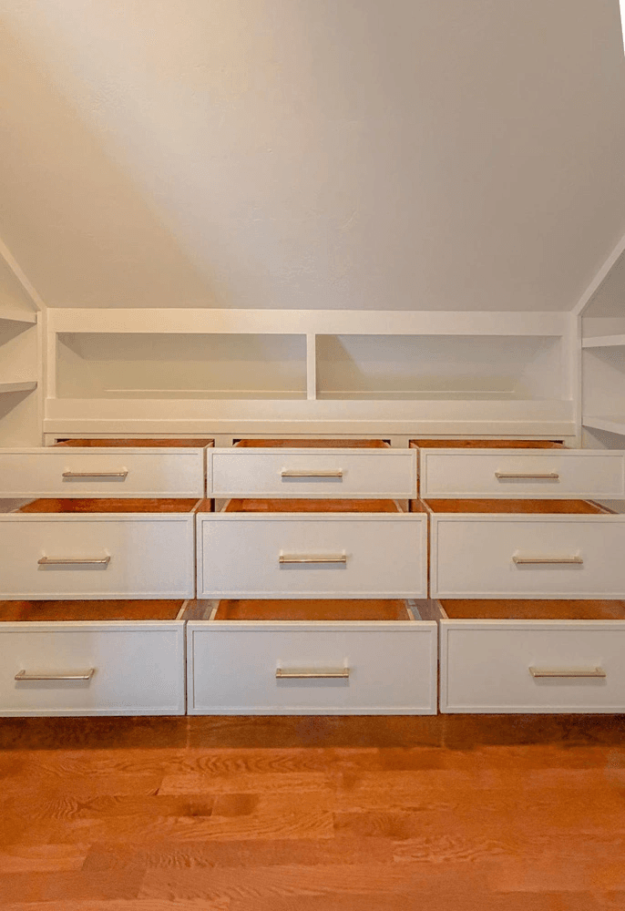 Closet with custom drawers